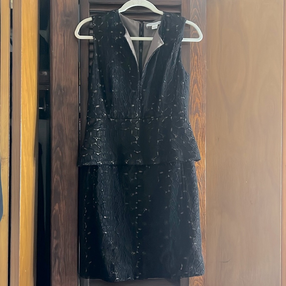 Diane von furstenberg black and tan peplum dress